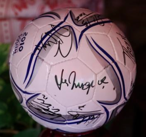 Niños Solidarios. Aprender a ser solidarios y ganar un balón de futbol firmado por la selección española